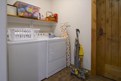 WestWall A103 08 laundry room