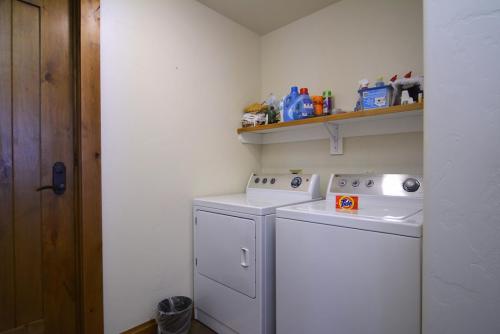 WestWall A207 13 laundry room