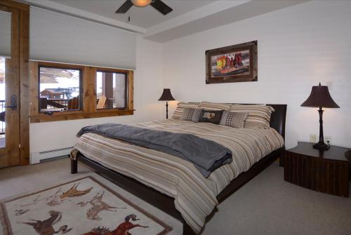 WestWall C203 10 bedroom 1