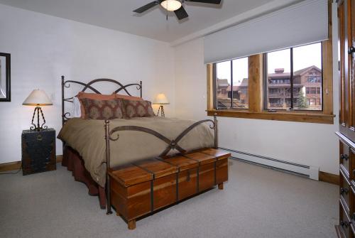 WestWall C203 12 bedroom 2